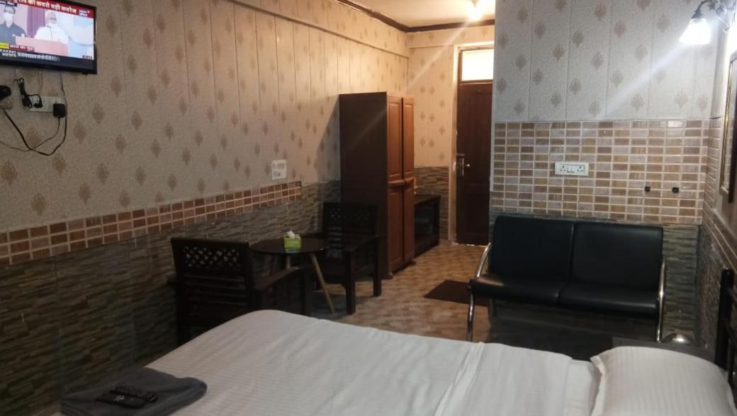 Hotel O Hya'S Homestay Dehradun Eksteriør billede