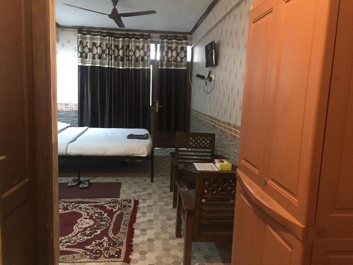 Hotel O Hya'S Homestay Dehradun Eksteriør billede
